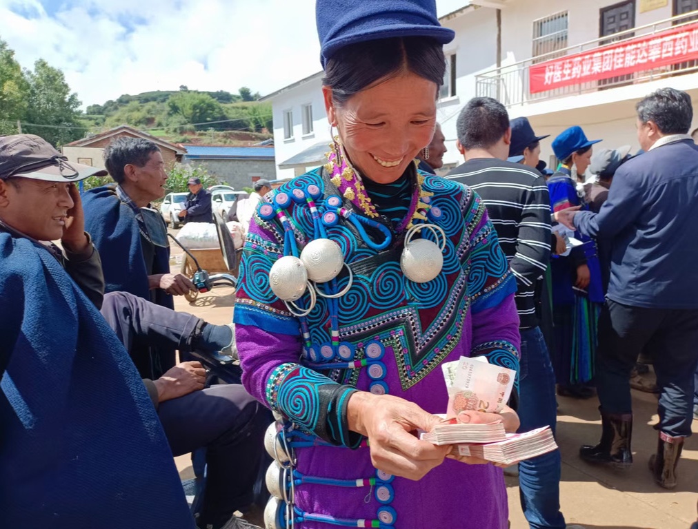 &ldquo;脱贫花&rdquo;减产了,村民却说:好日子来了